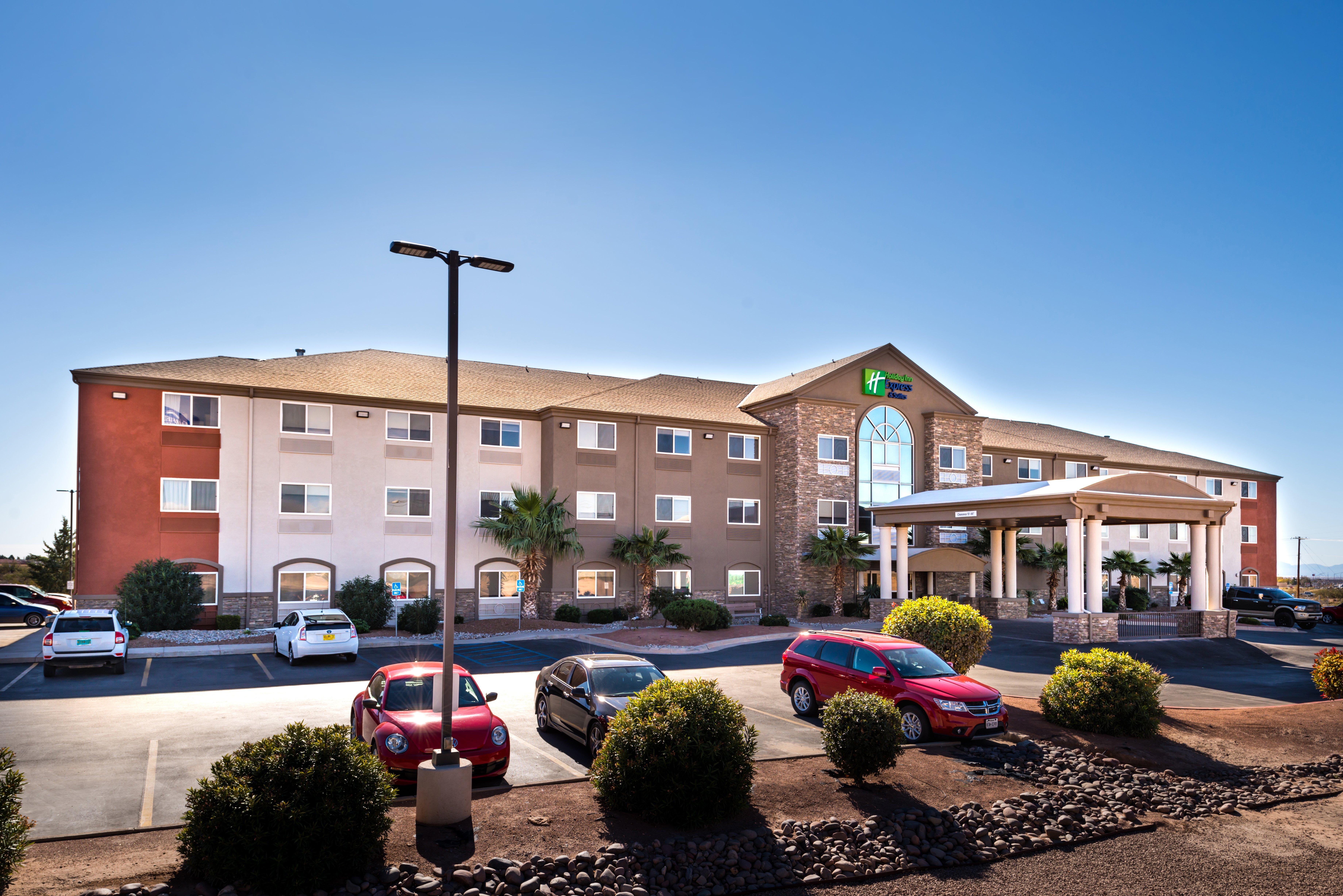 Holiday Inn Express & Suites Alamogordo Highway 54/70 By Ihg Exterior photo