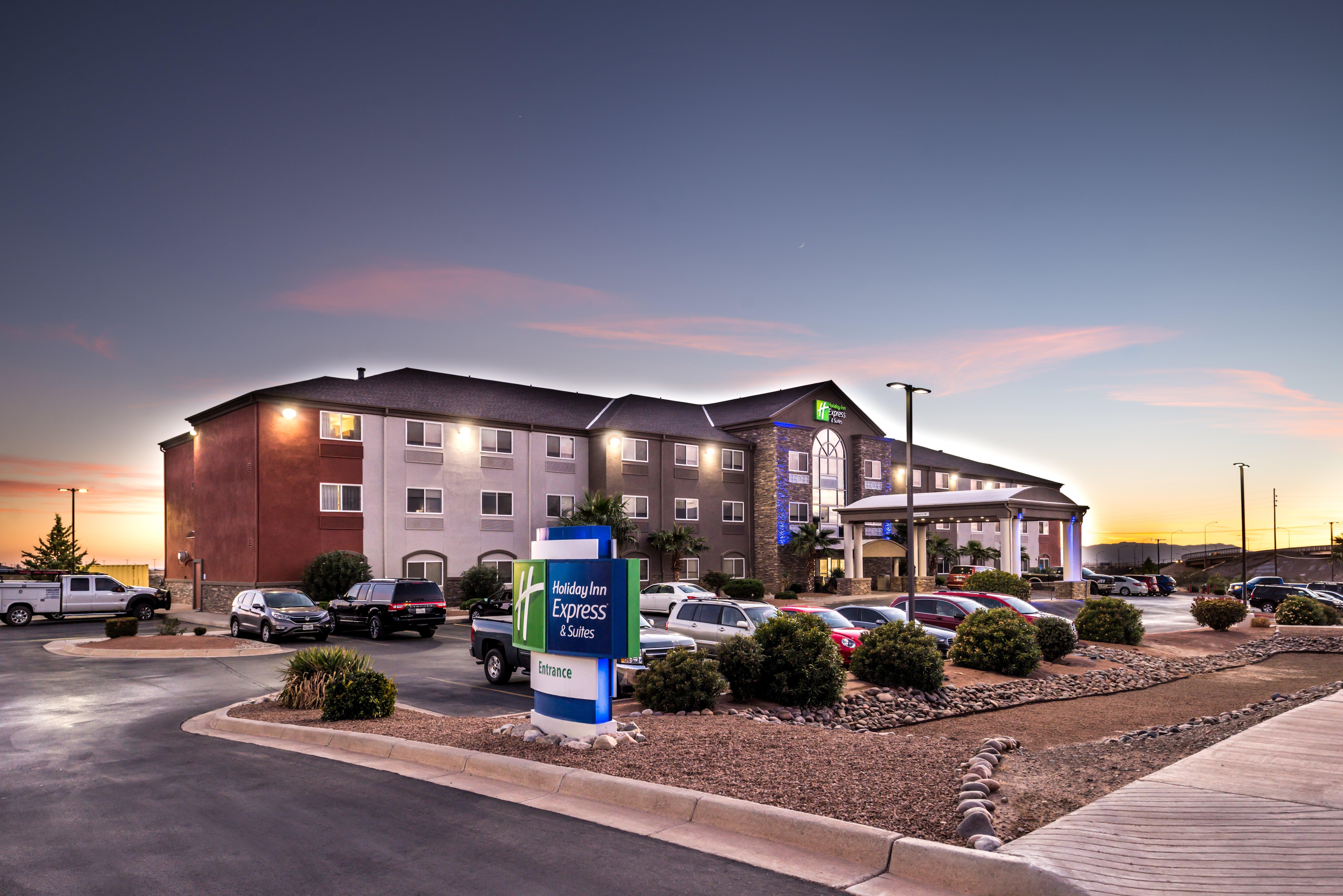 Holiday Inn Express & Suites Alamogordo Highway 54/70 By Ihg Exterior photo