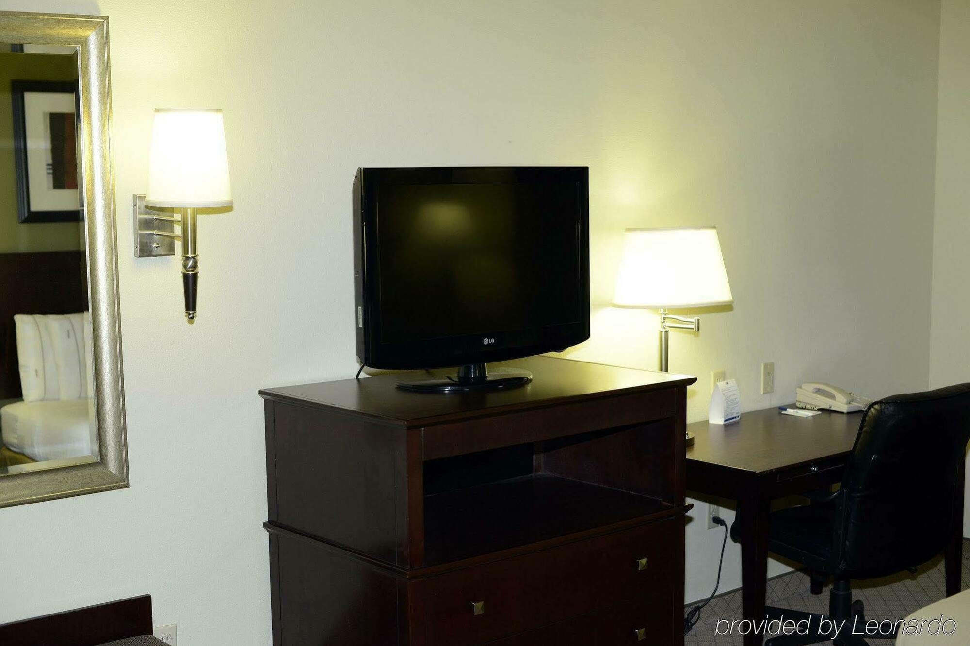 Holiday Inn Express & Suites Alamogordo Highway 54/70 By Ihg Room photo