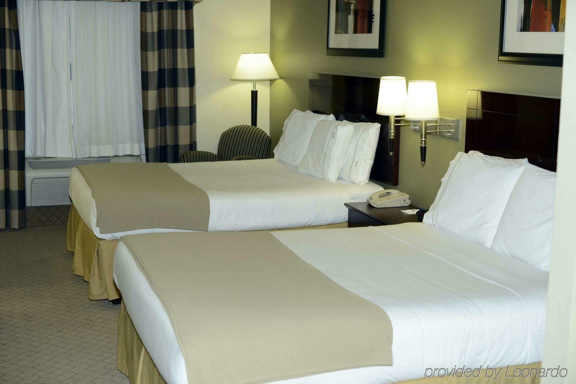 Holiday Inn Express & Suites Alamogordo Highway 54/70 By Ihg Room photo